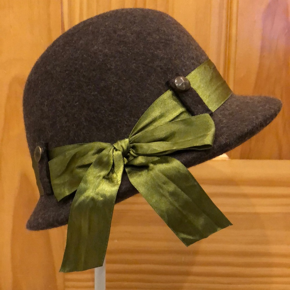 August 100% Wool Brown Fedora Style Hat with Green Sash and Bow